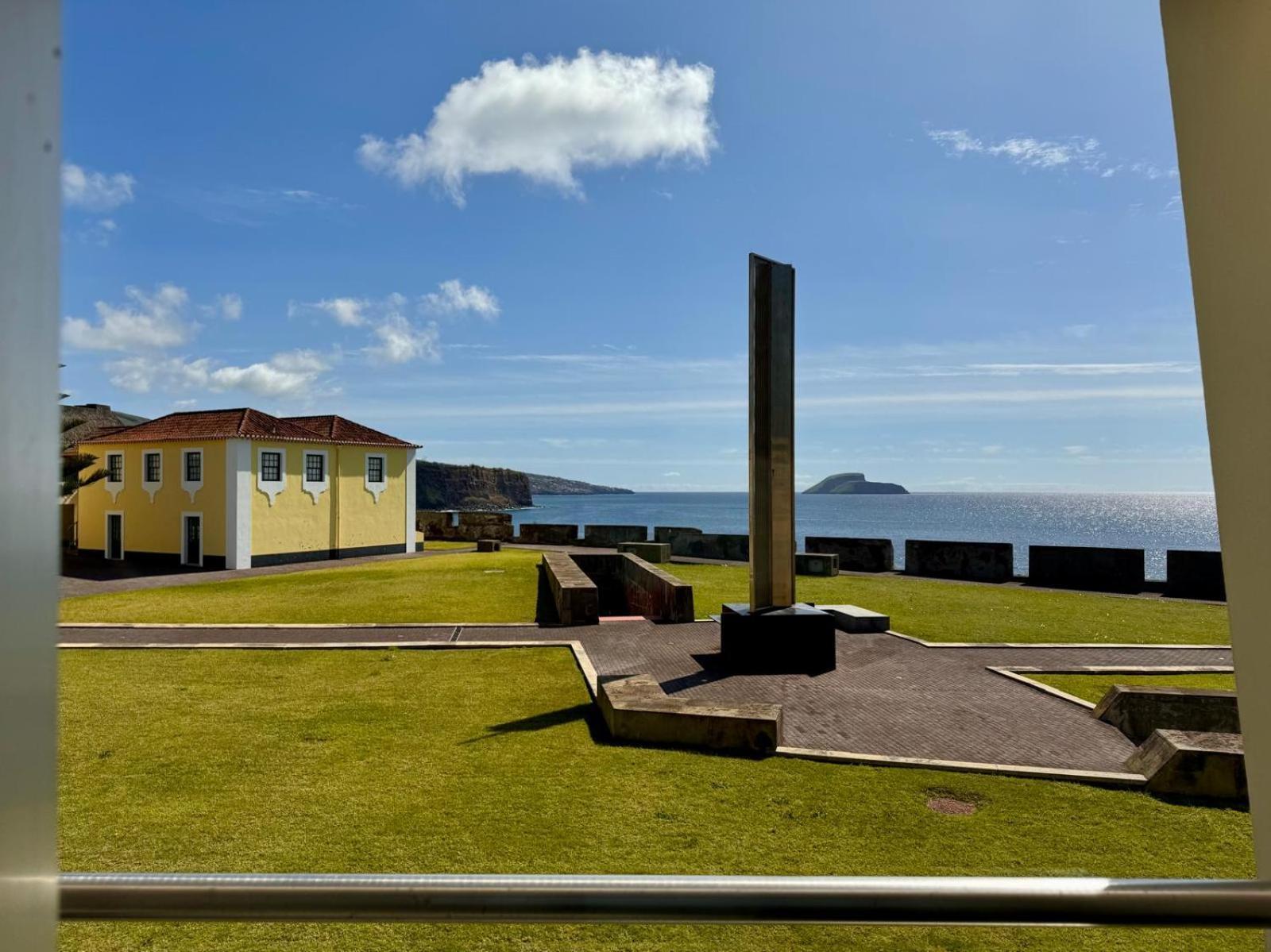 De Castelo De S. Sebastiao Angra do Heroísmo